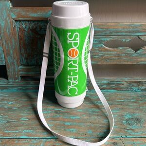 VTG Sport-Pac 3/4 Liters Thermos by Studio Nova Tiger Tennis Adjustable Strap